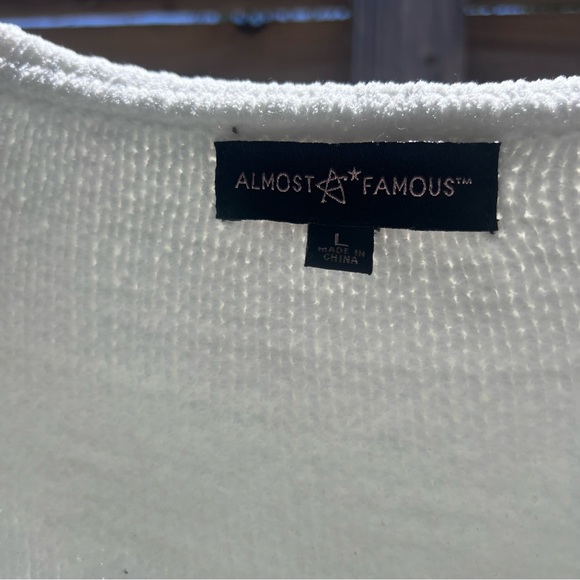 Off-shoulder sweater - Picture 3 of 5